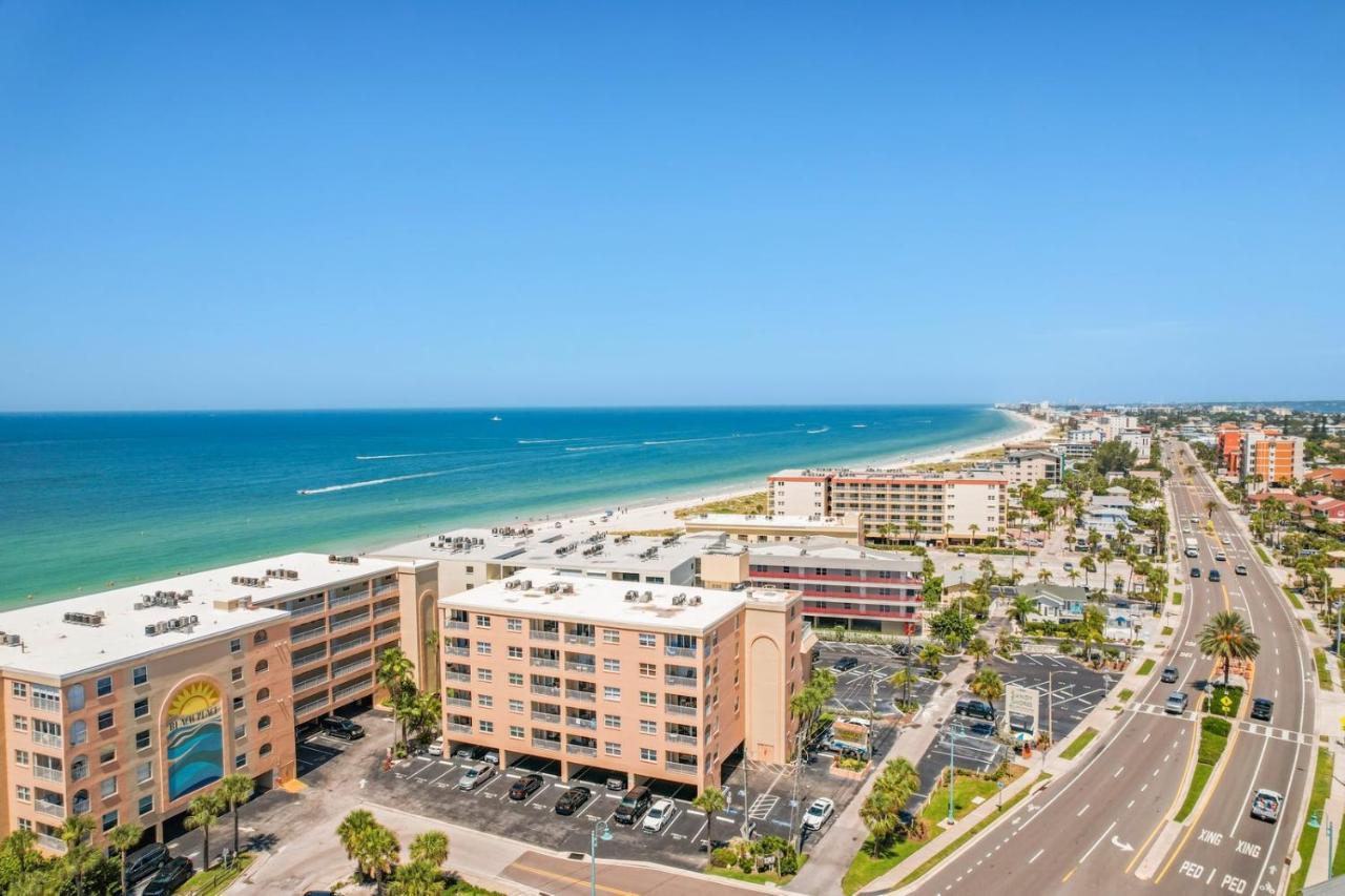 106 Beach Place Condos 세인트피트비치 외부 사진